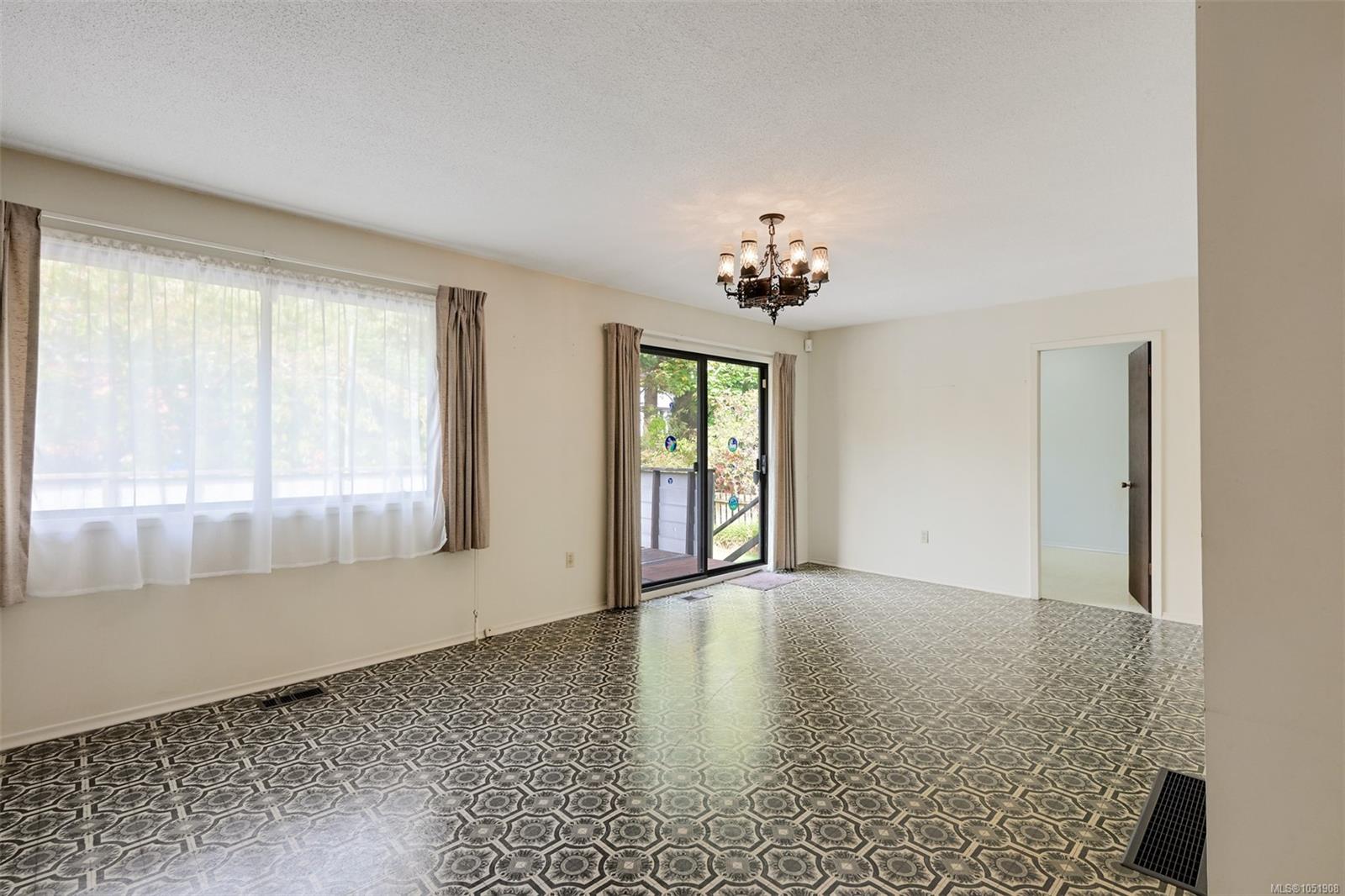 948 Dunsmuir Rd