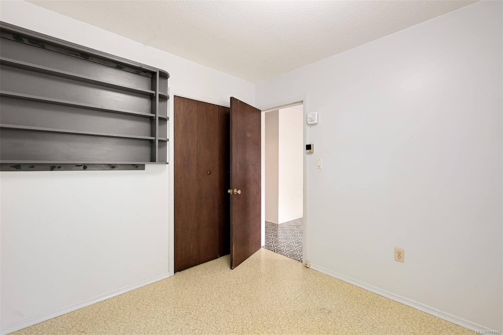 948 Dunsmuir Rd