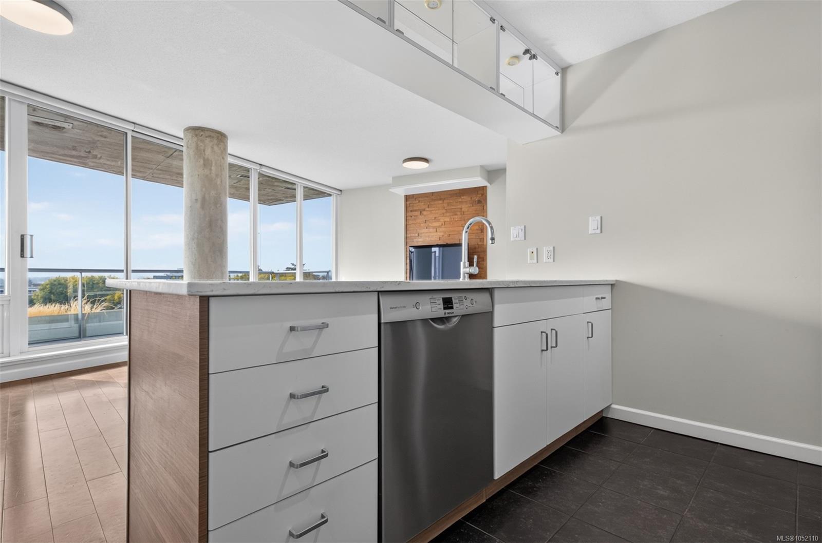 160 Wilson St #805