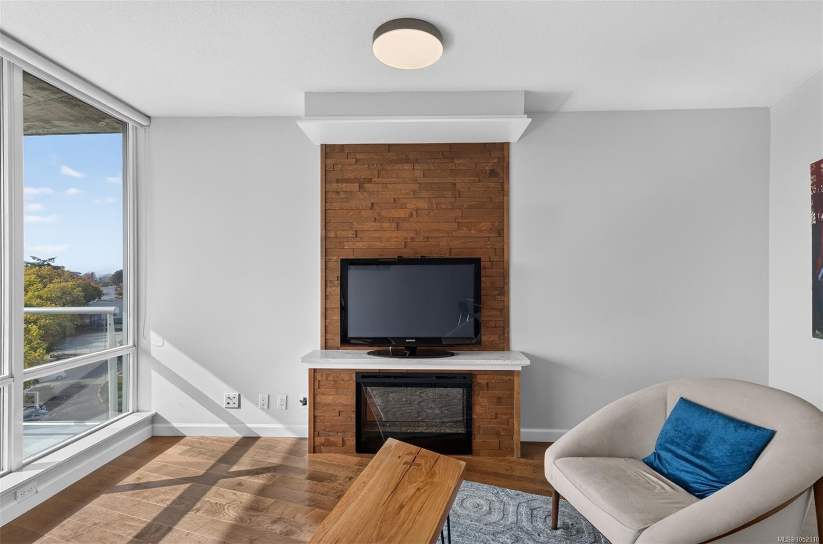 160 Wilson St #805
