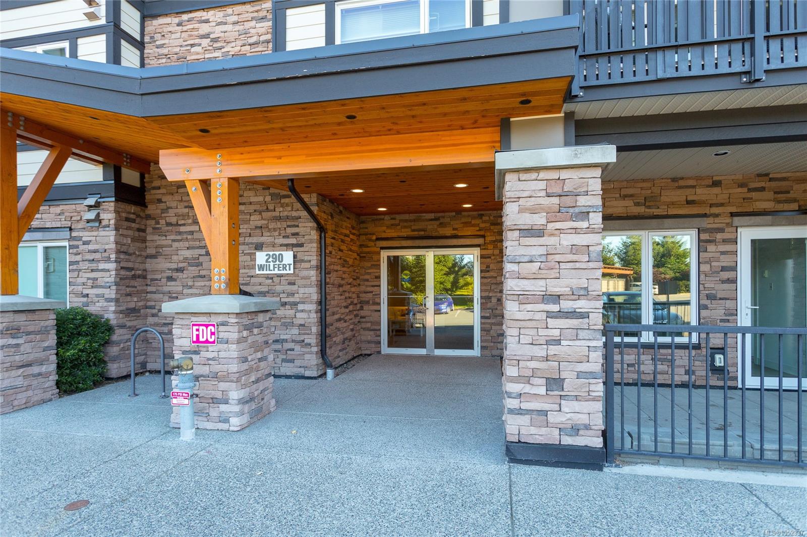 290 Wilfert Rd #207