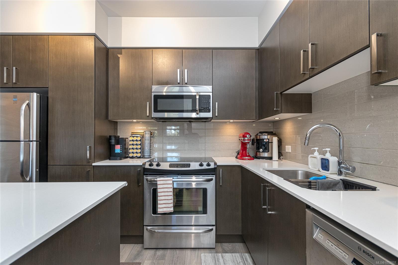 290 Wilfert Rd #207