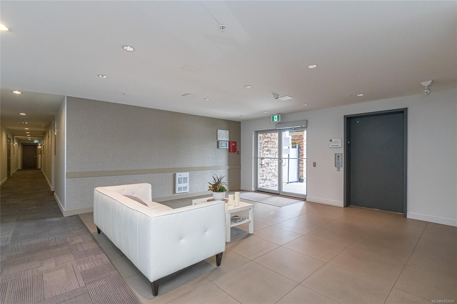 290 Wilfert Rd #207