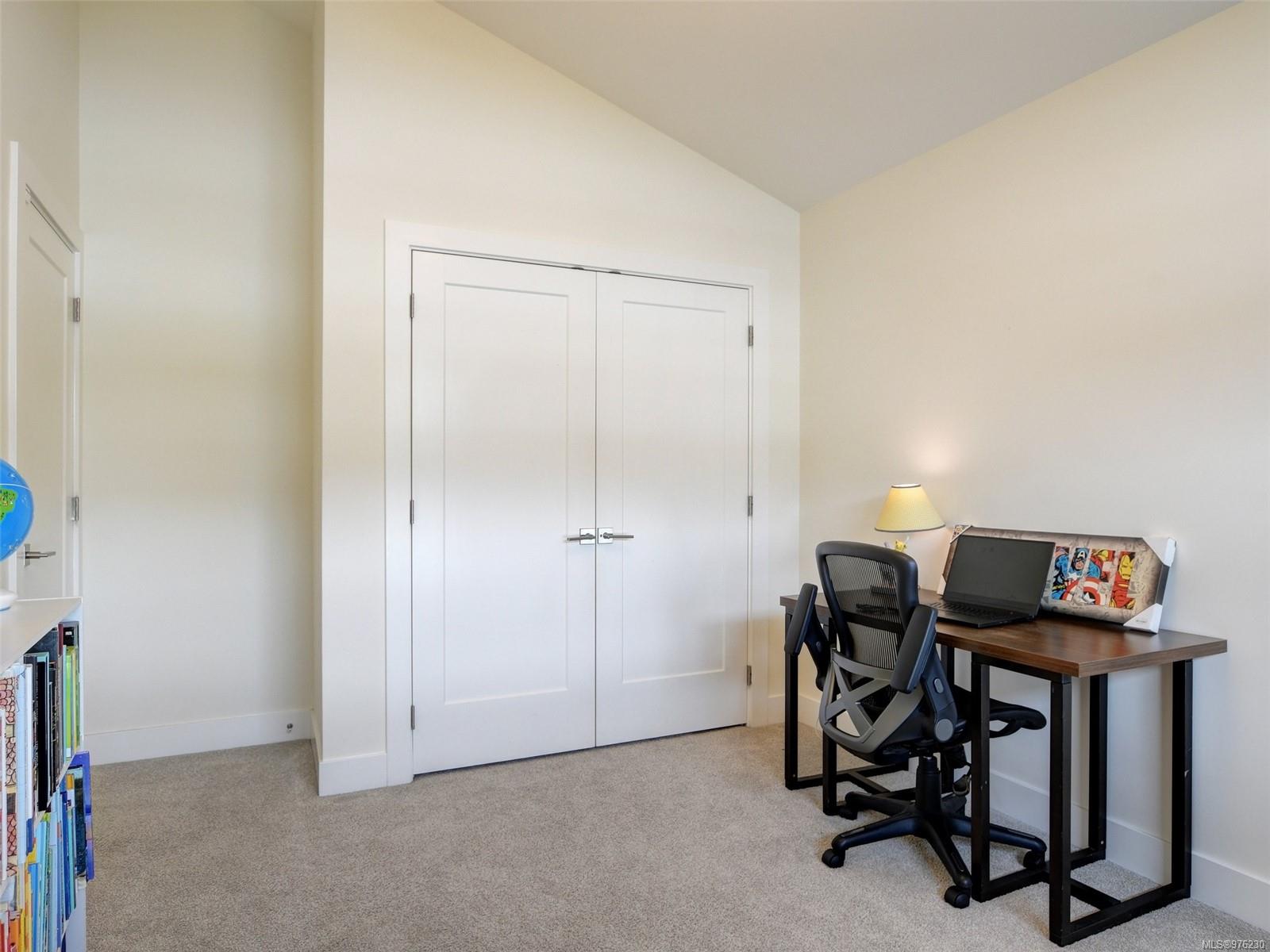 311 Simcoe St