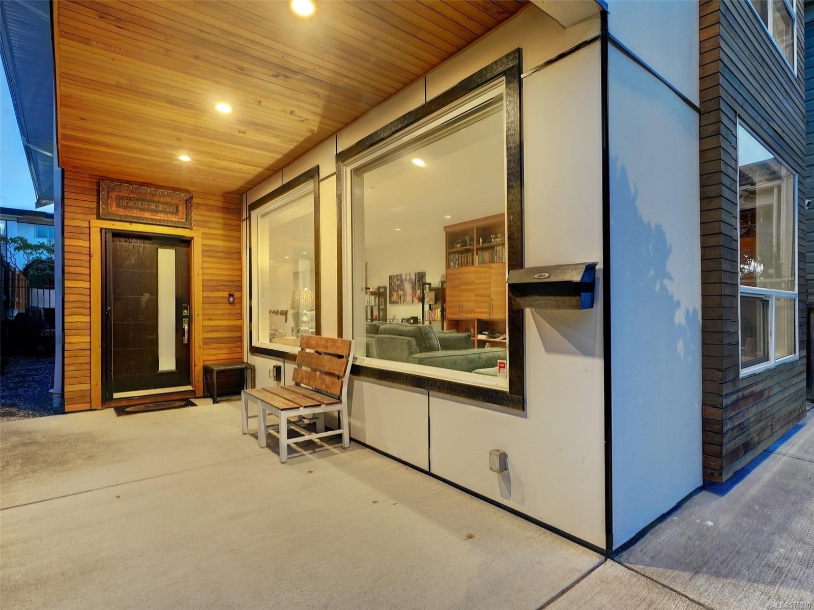 311 Simcoe St