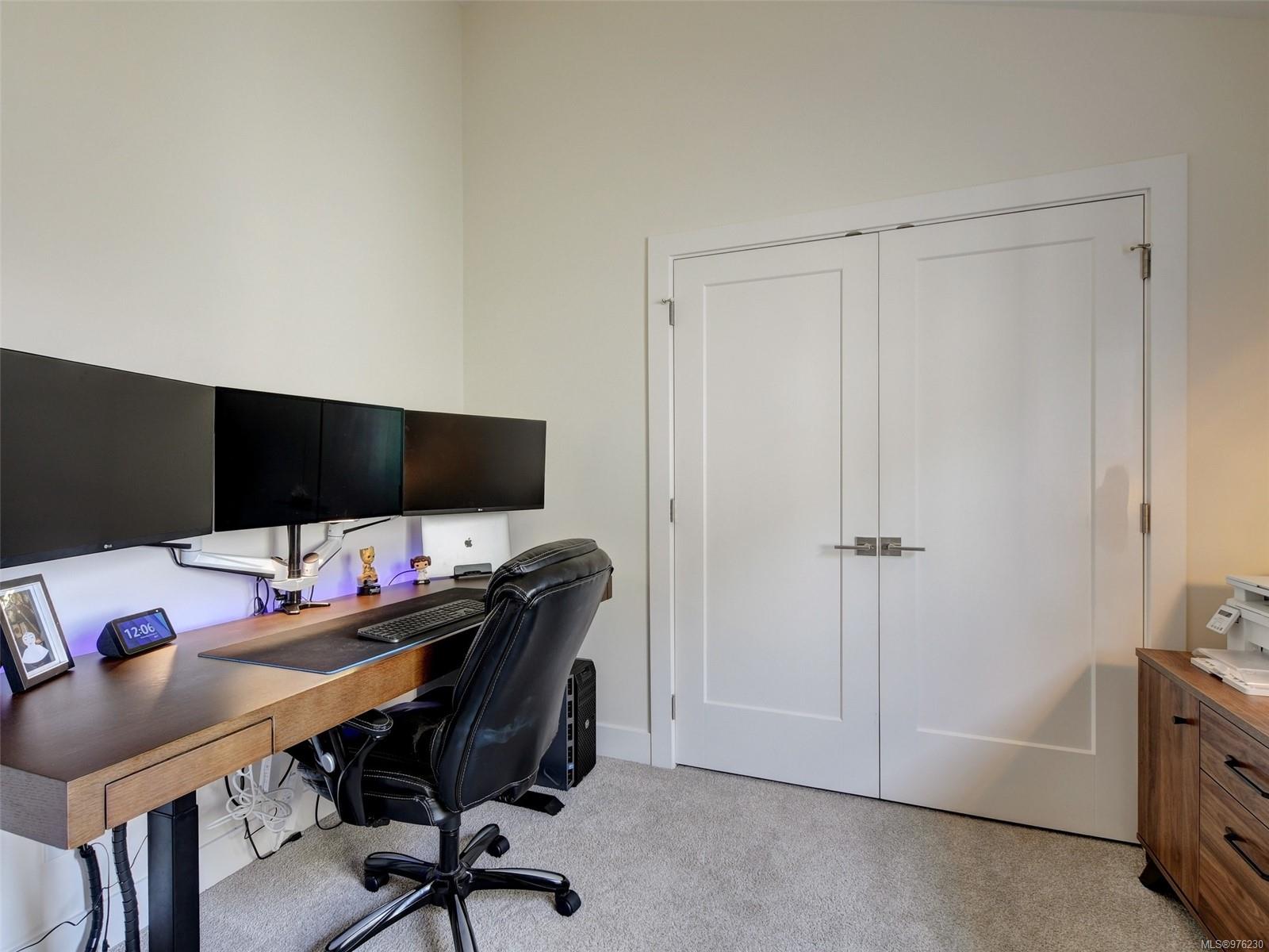 311 Simcoe St