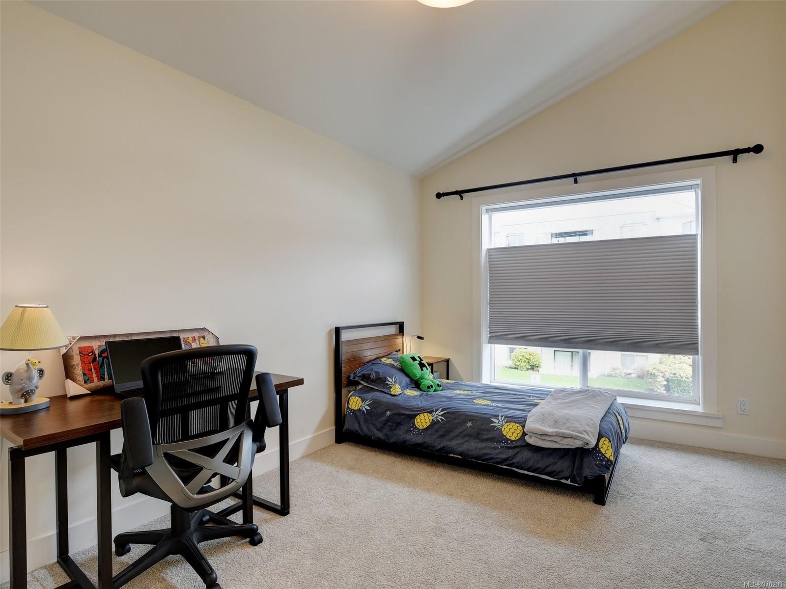 311 Simcoe St