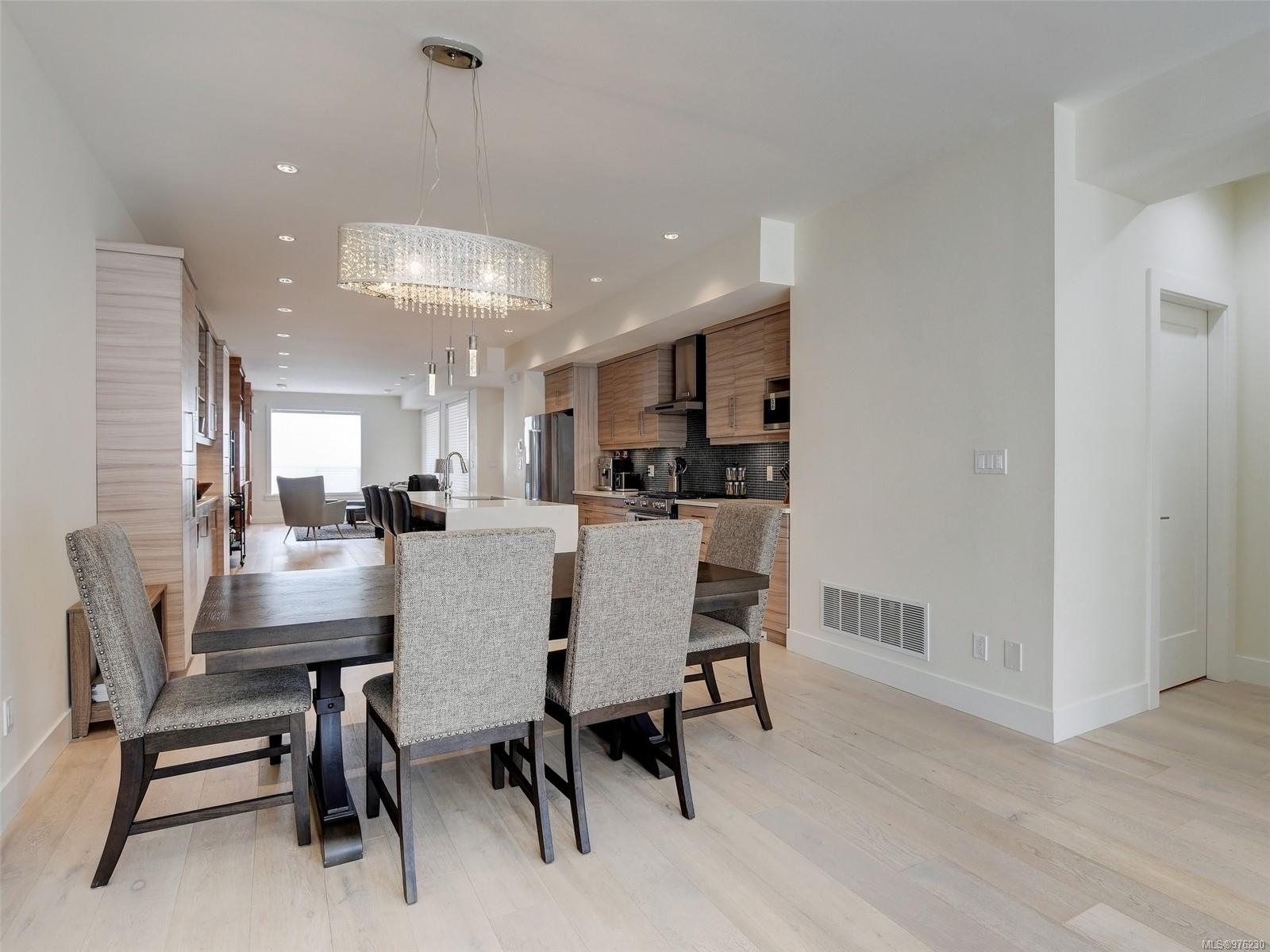 311 Simcoe St