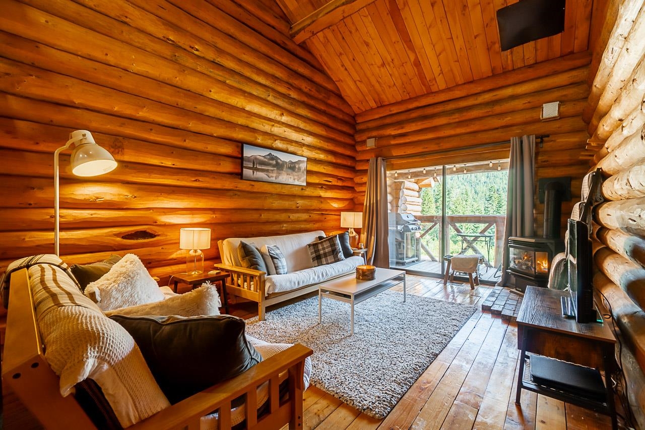4 20619 EDELWEISS DRIVE Unit: 4