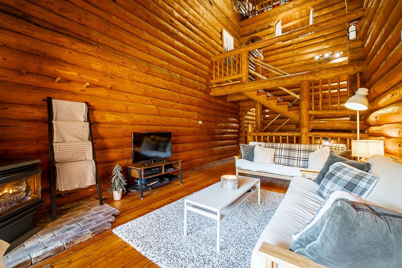 4 20619 EDELWEISS DRIVE Unit: 4