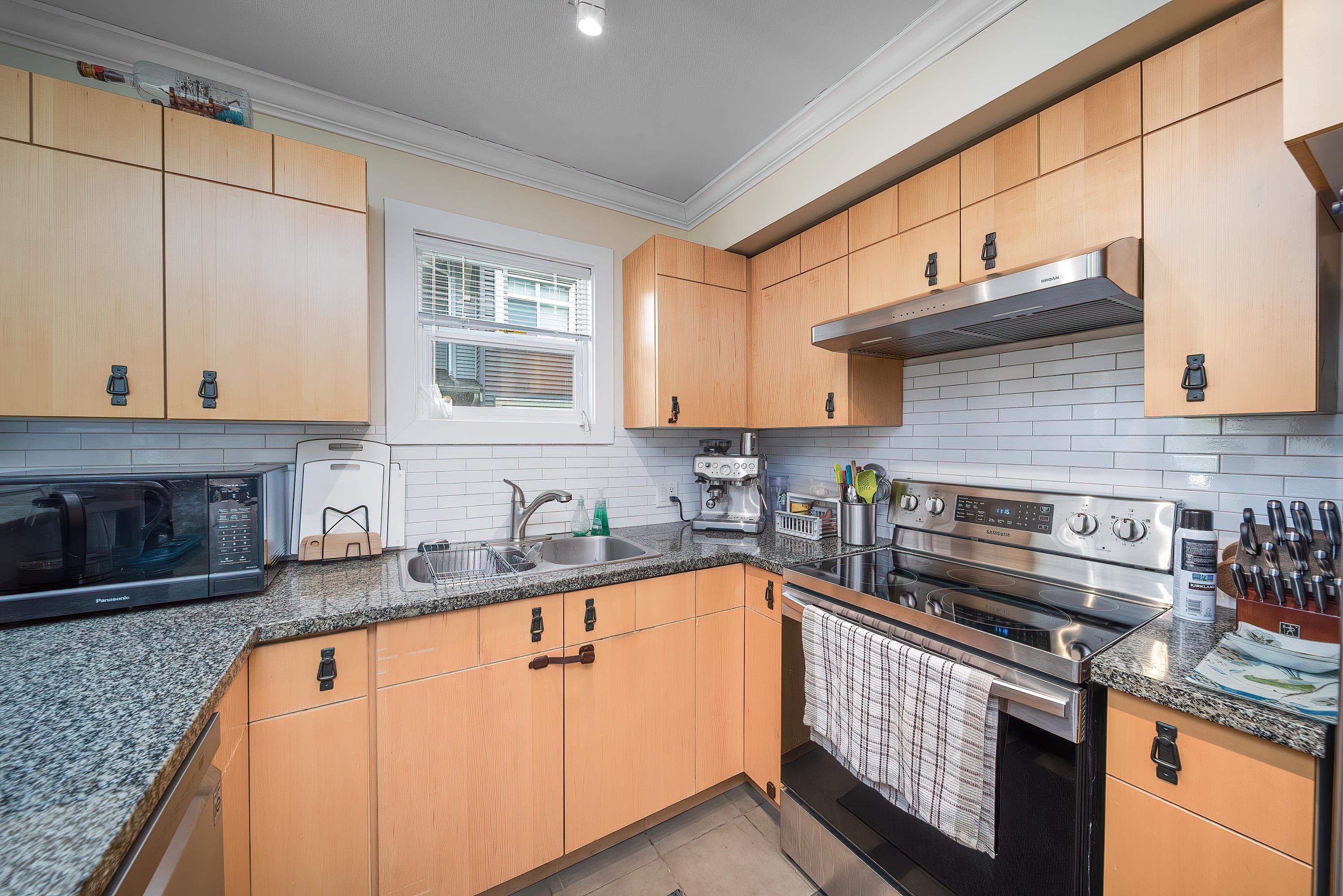 34 7428 SOUTHWYNDE AVENUE Unit: 34