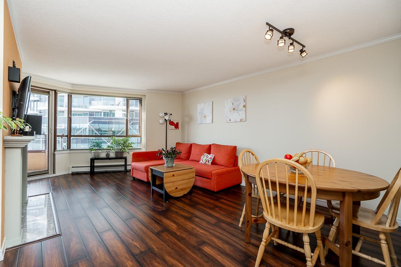 502 15111 RUSSELL AVENUE Unit: 502