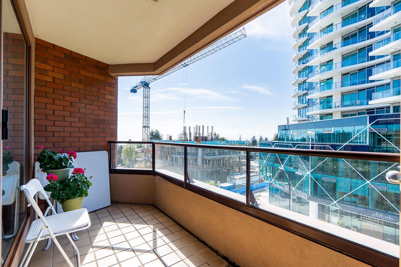 502 15111 RUSSELL AVENUE Unit: 502