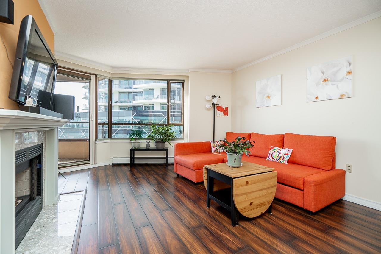 502 15111 RUSSELL AVENUE Unit: 502