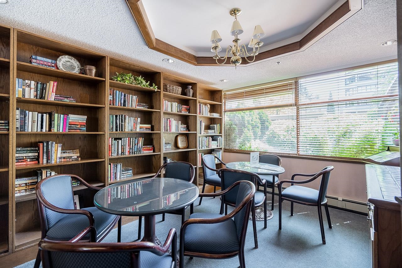 502 15111 RUSSELL AVENUE Unit: 502