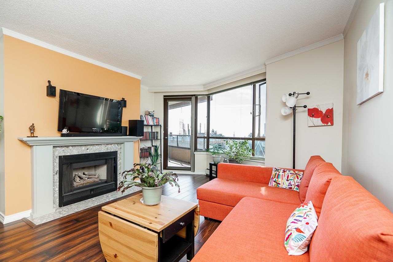 502 15111 RUSSELL AVENUE Unit: 502