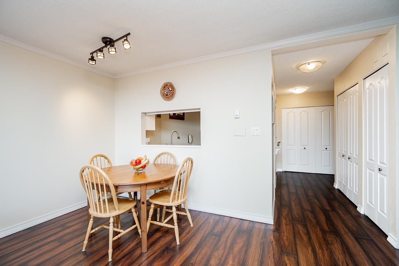 502 15111 RUSSELL AVENUE Unit: 502