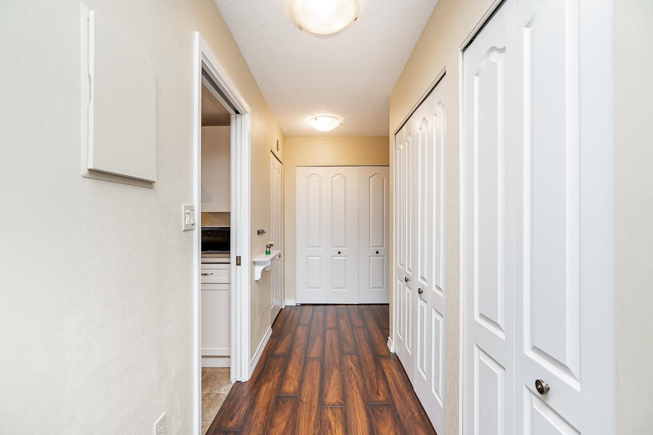 502 15111 RUSSELL AVENUE Unit: 502