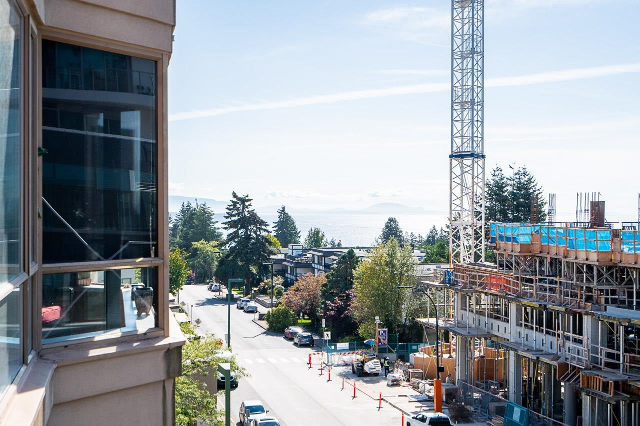 502 15111 RUSSELL AVENUE Unit: 502