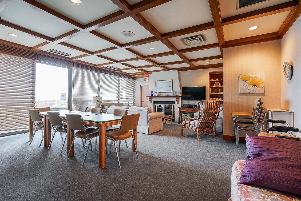 502 15111 RUSSELL AVENUE Unit: 502