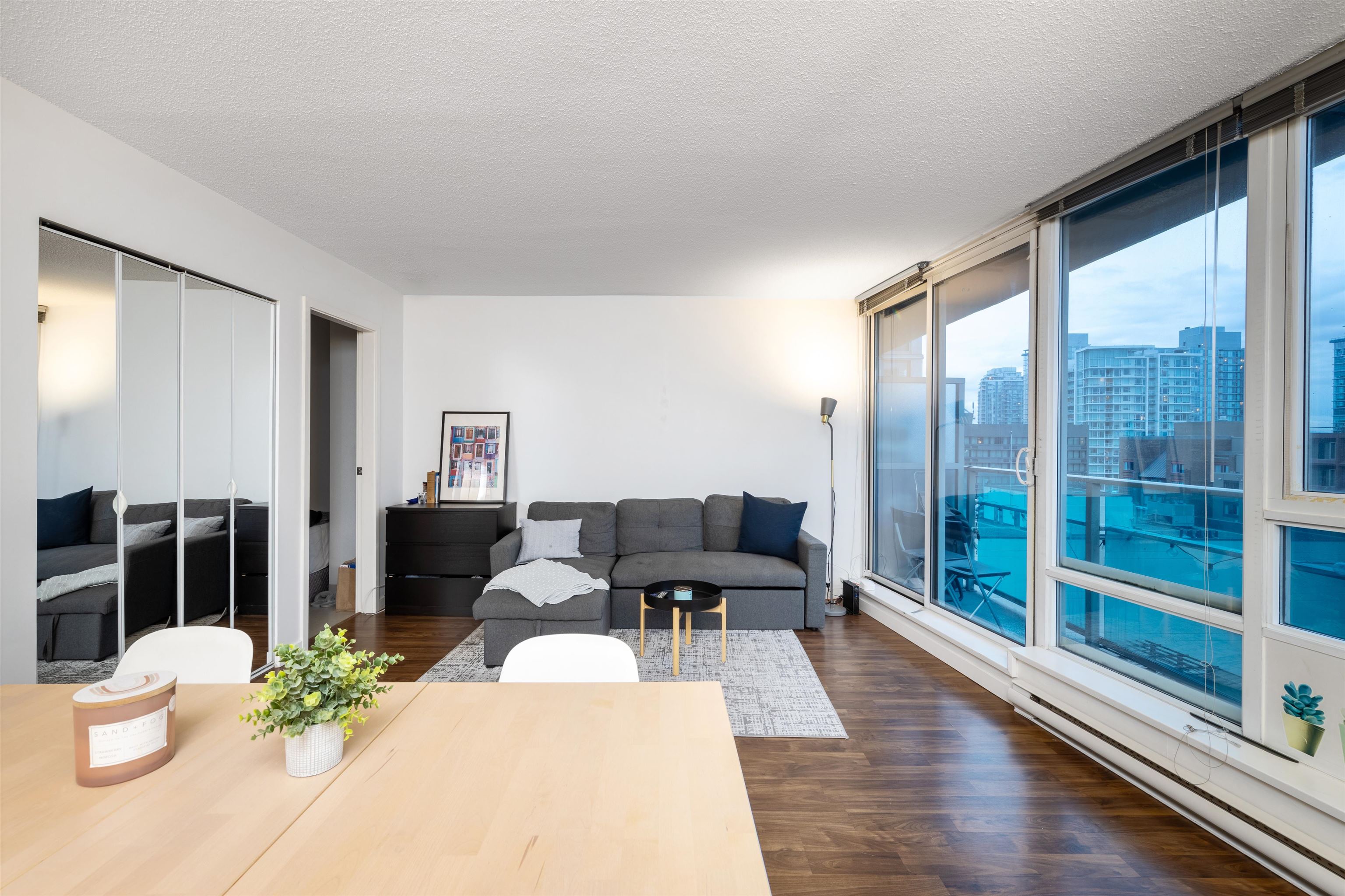 1606 233 ROBSON STREET Unit: 1606