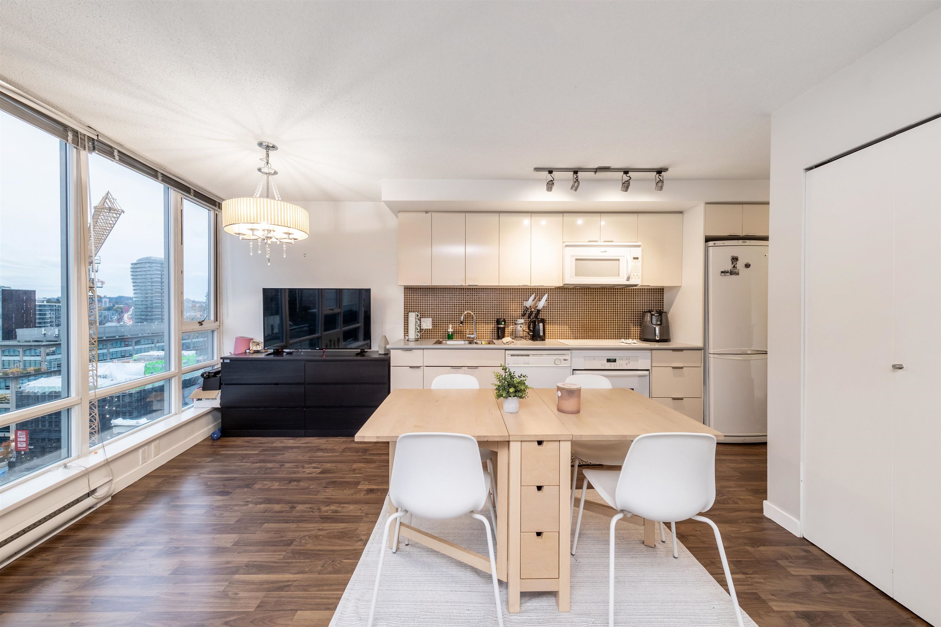 1606 233 ROBSON STREET Unit: 1606