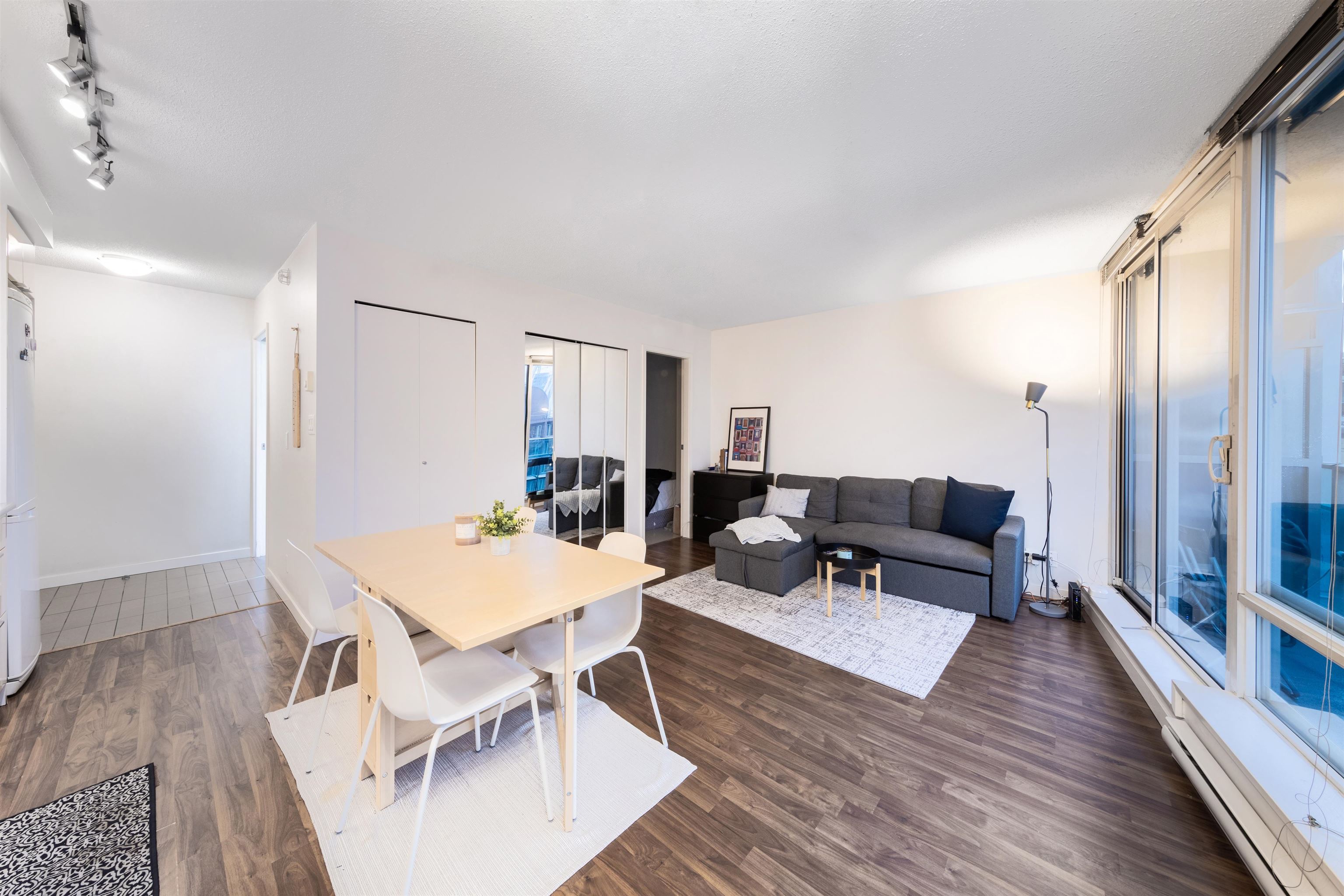 1606 233 ROBSON STREET Unit: 1606