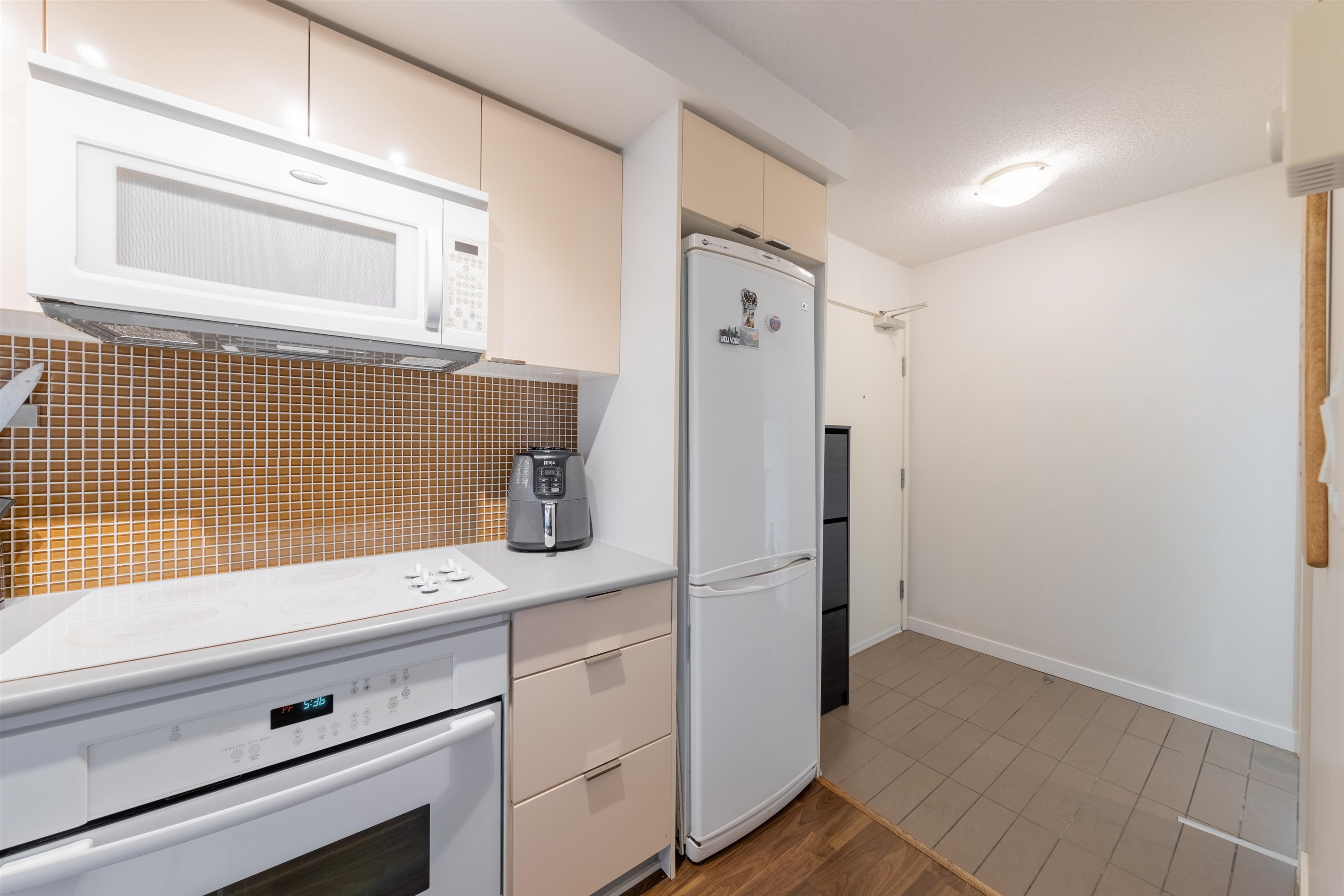 1606 233 ROBSON STREET Unit: 1606