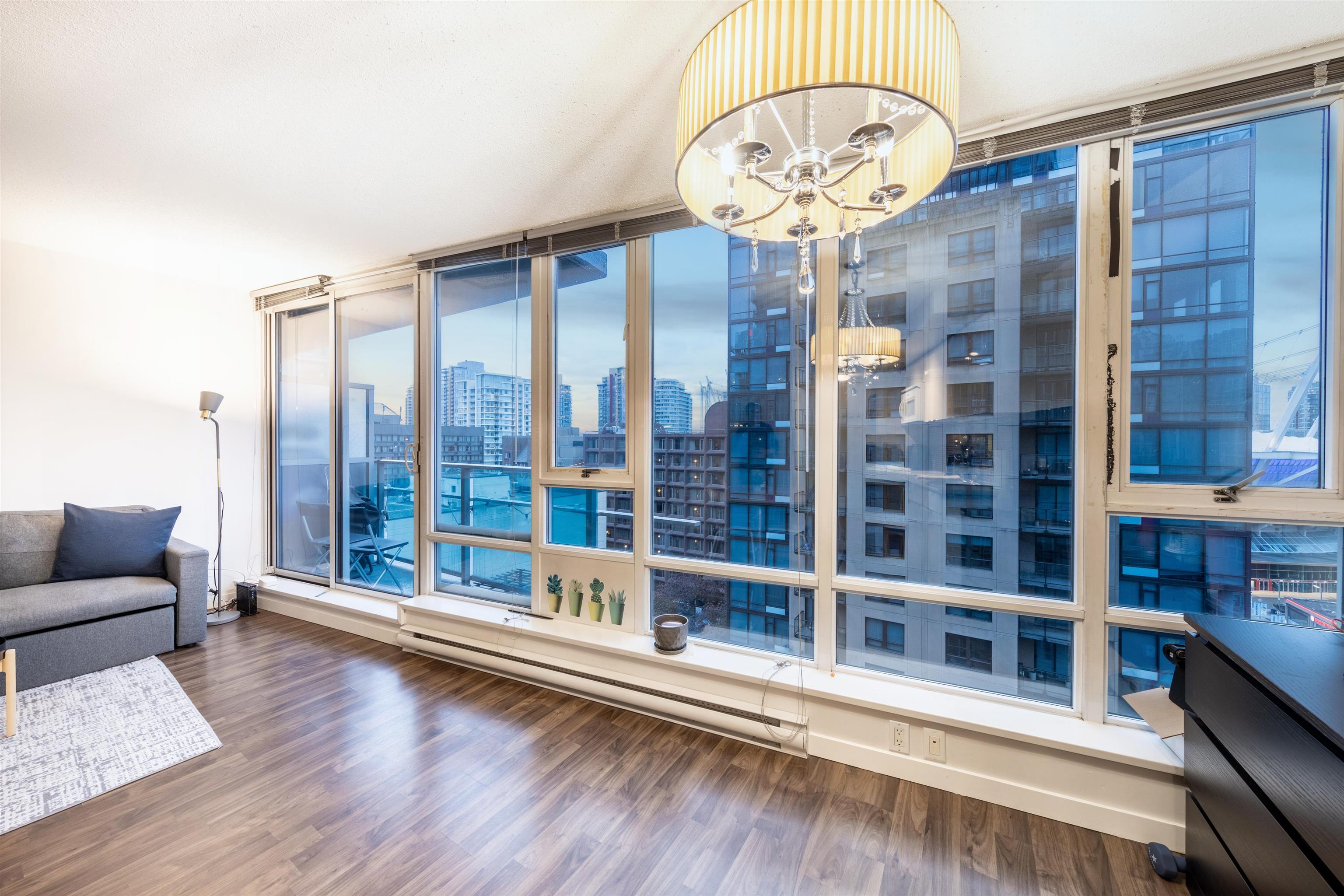 1606 233 ROBSON STREET Unit: 1606