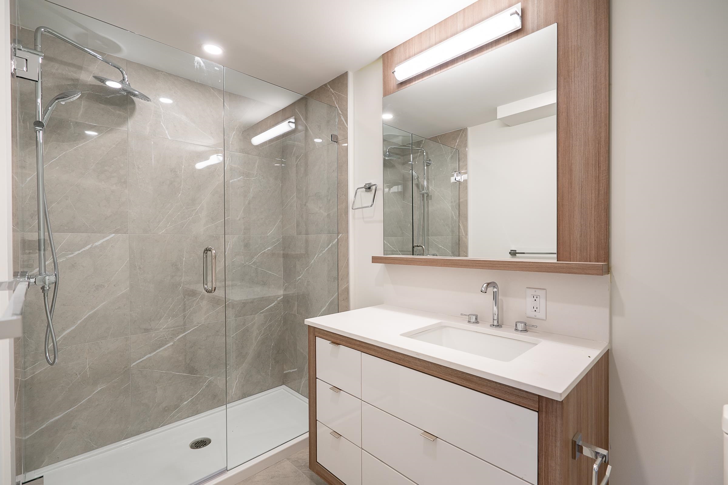 206 8428 PARK ROAD Unit: 206
