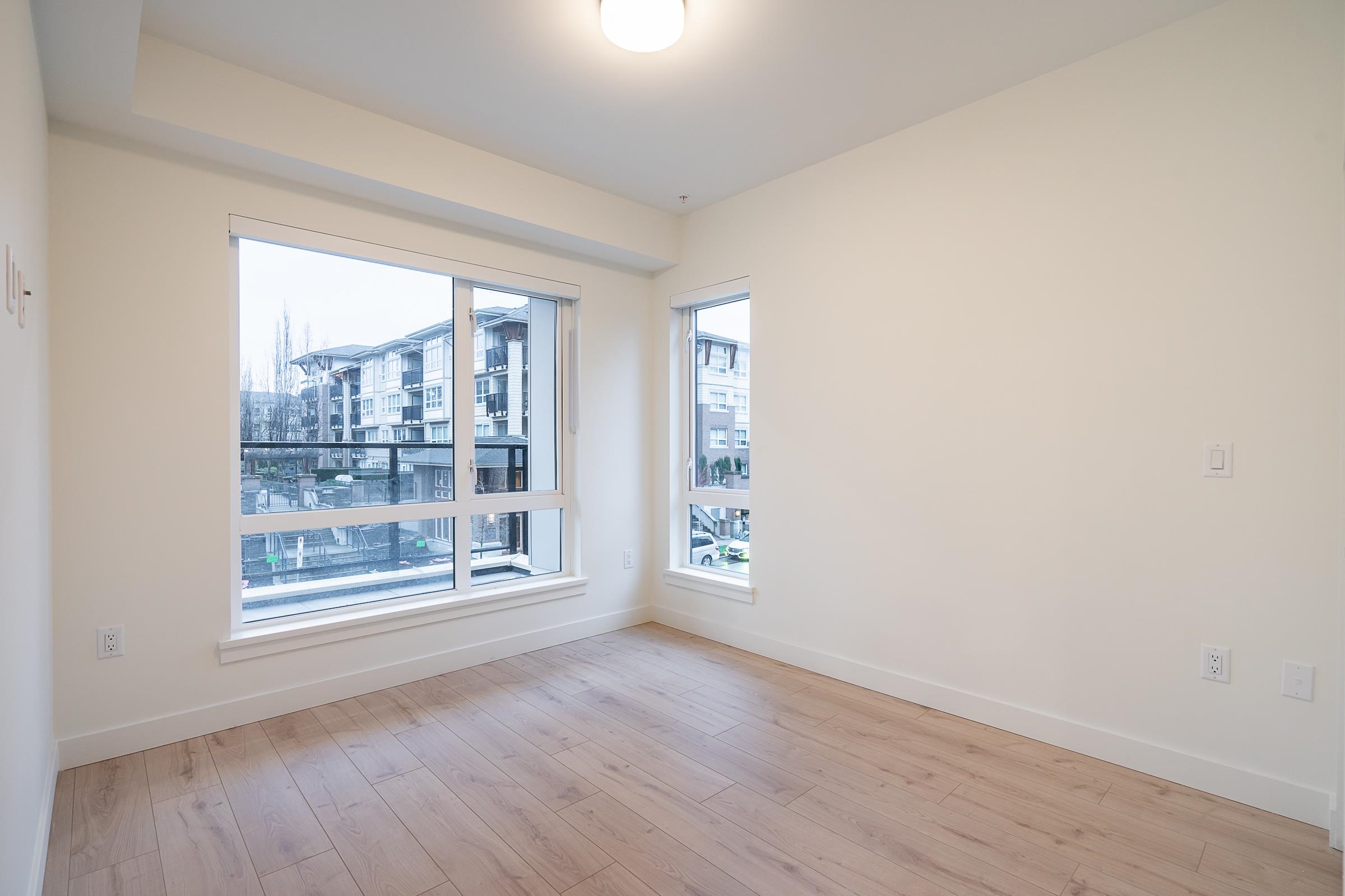 206 8428 PARK ROAD Unit: 206