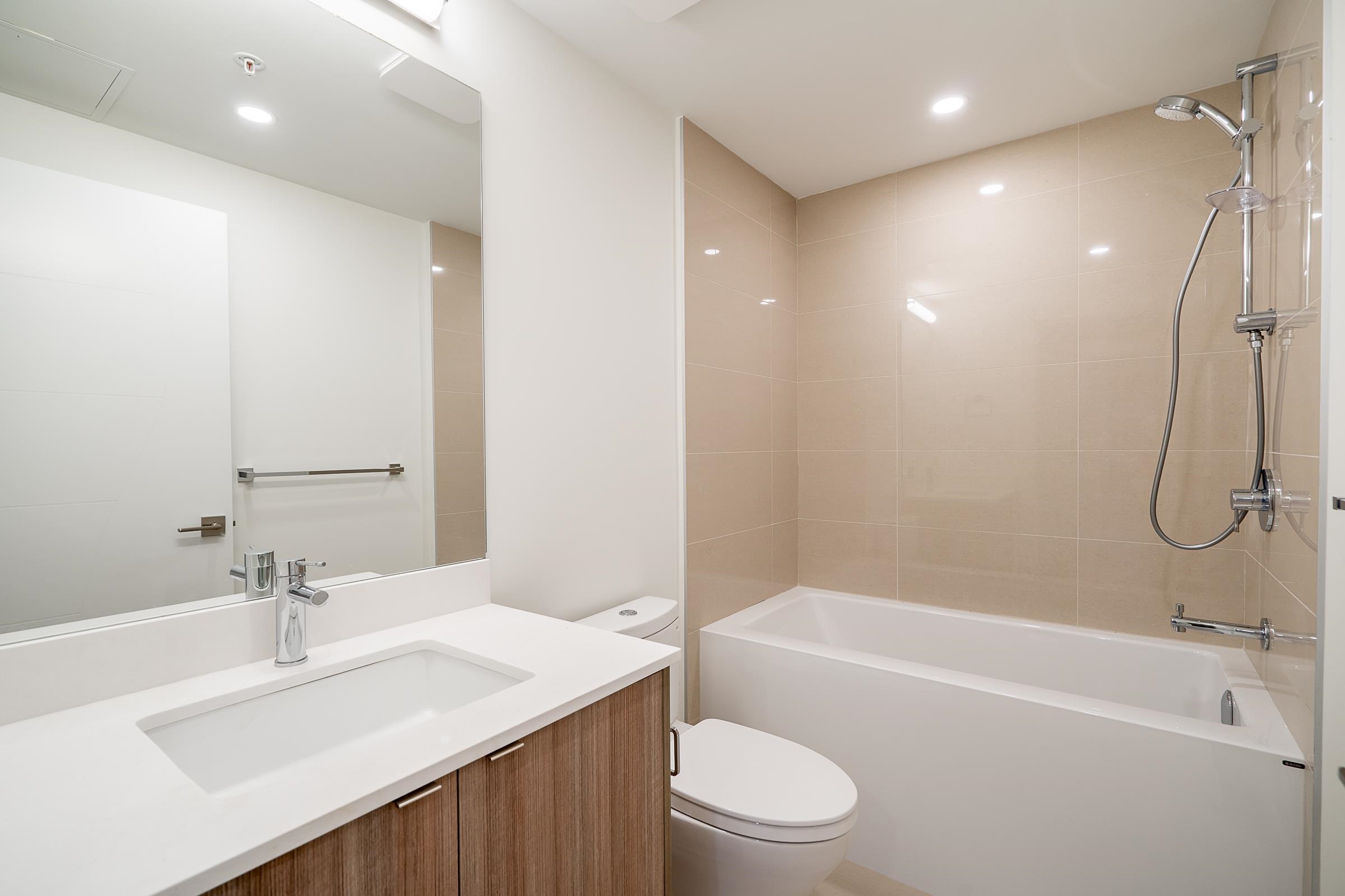 206 8428 PARK ROAD Unit: 206