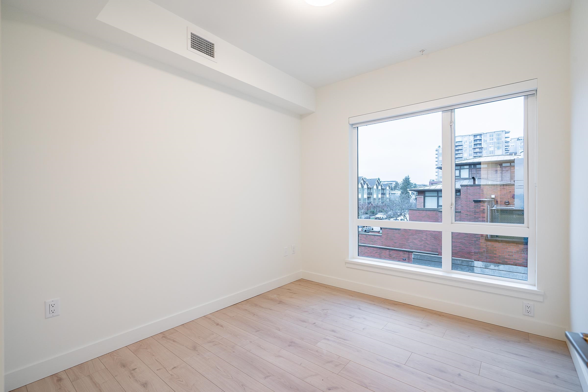 206 8428 PARK ROAD Unit: 206