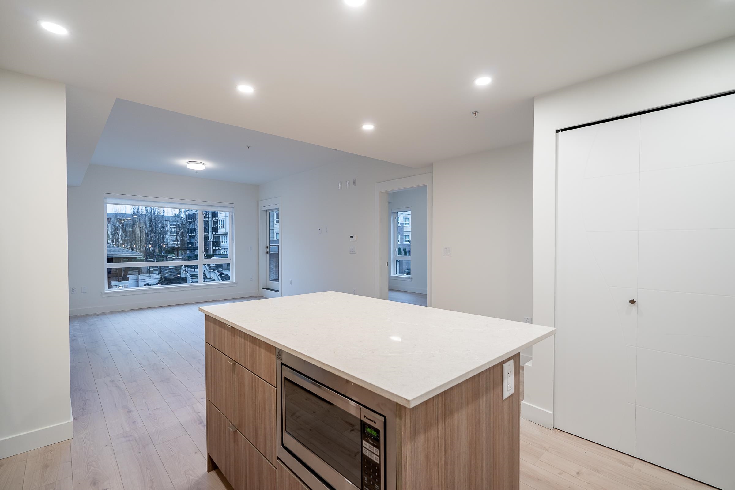 206 8428 PARK ROAD Unit: 206