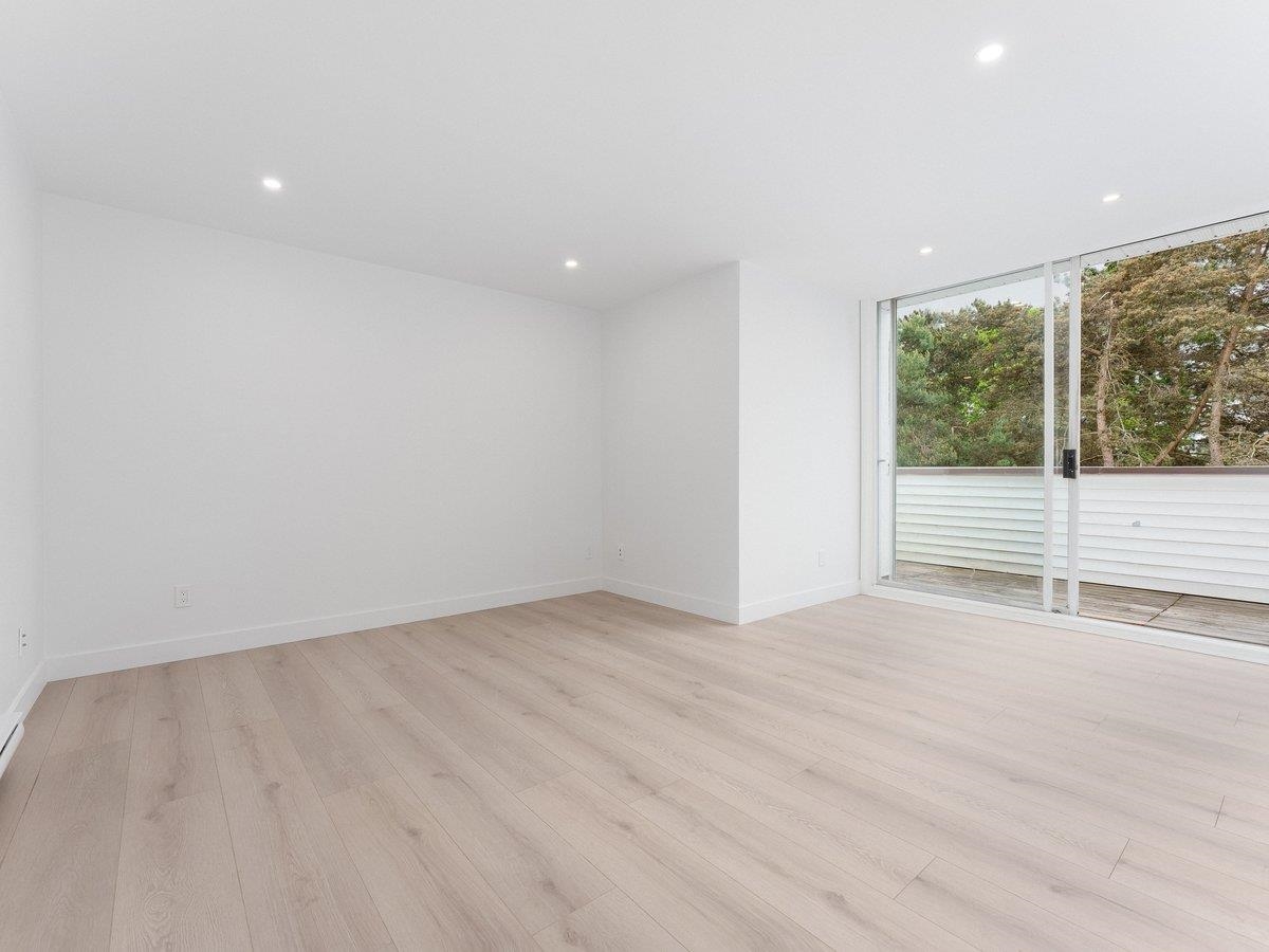 206 9151 NO. 5 ROAD Unit: 206