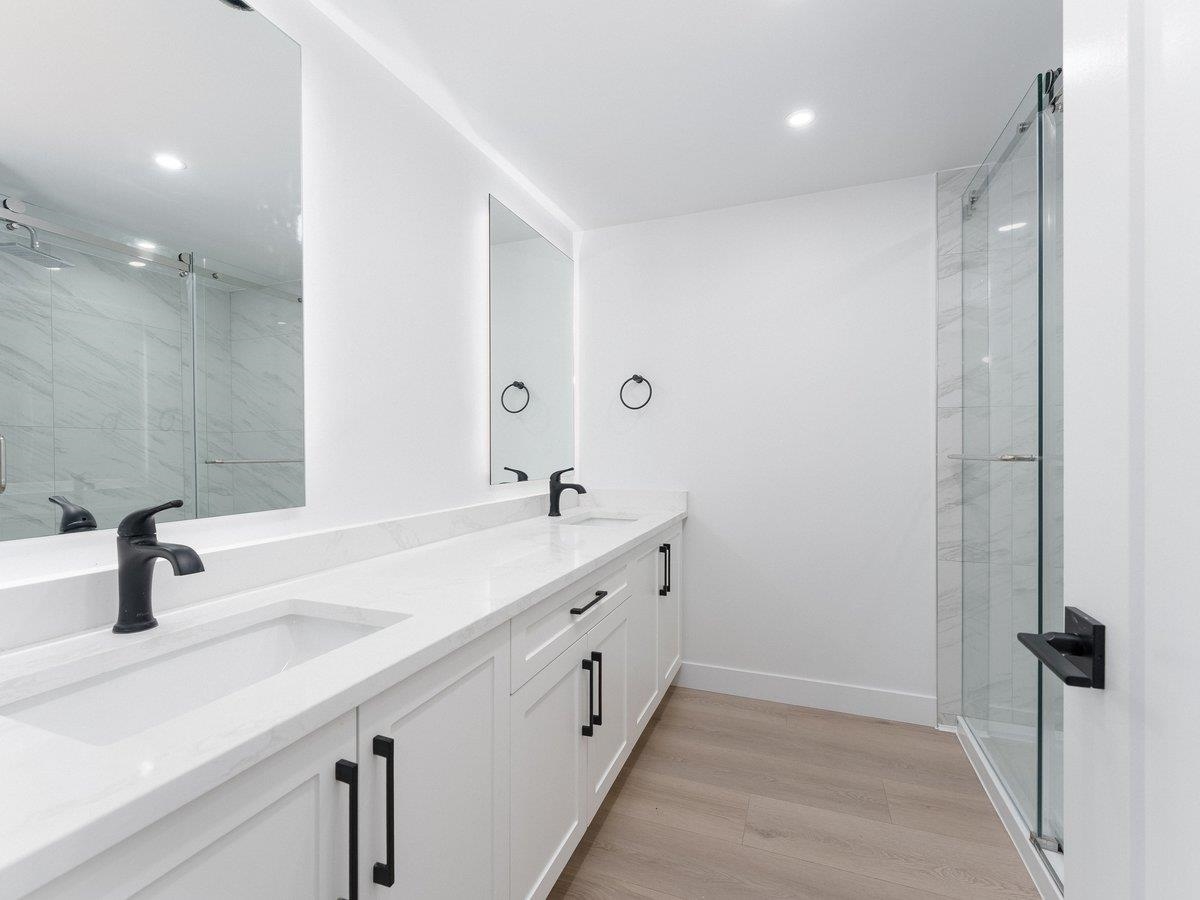 206 9151 NO. 5 ROAD Unit: 206