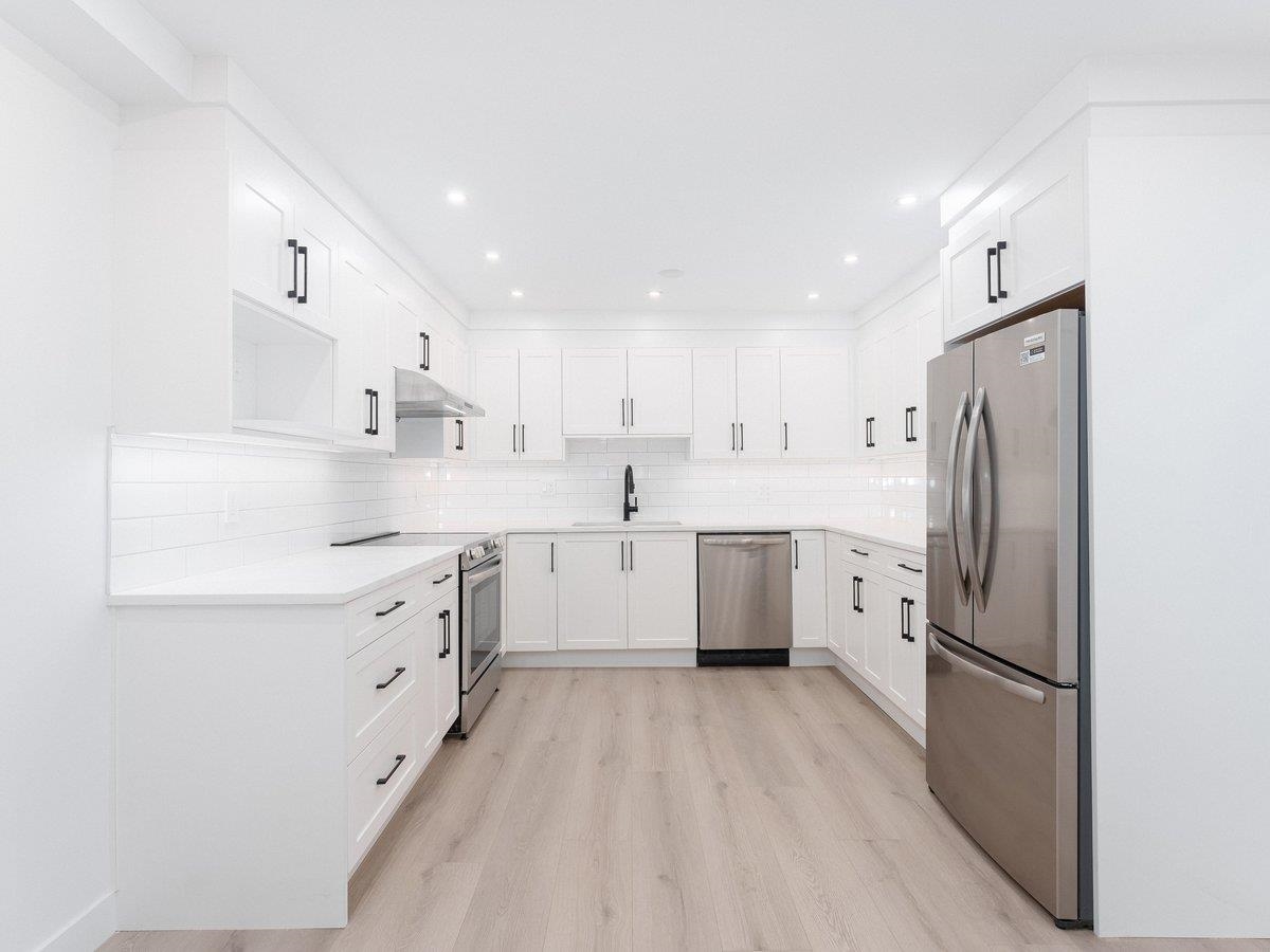 206 9151 NO. 5 ROAD Unit: 206