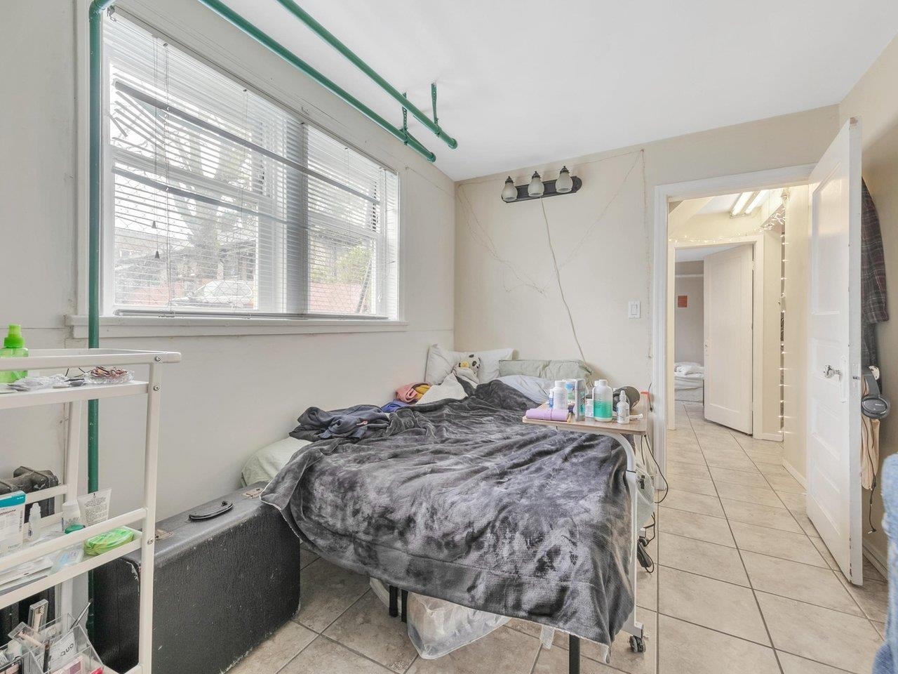 482 W 17TH AVENUE
