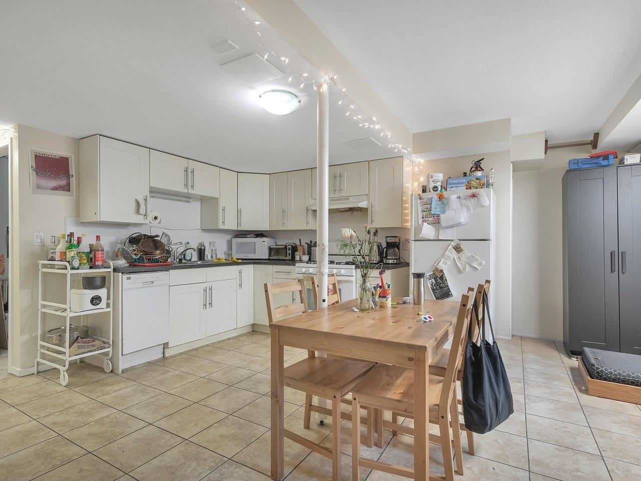 482 W 17TH AVENUE