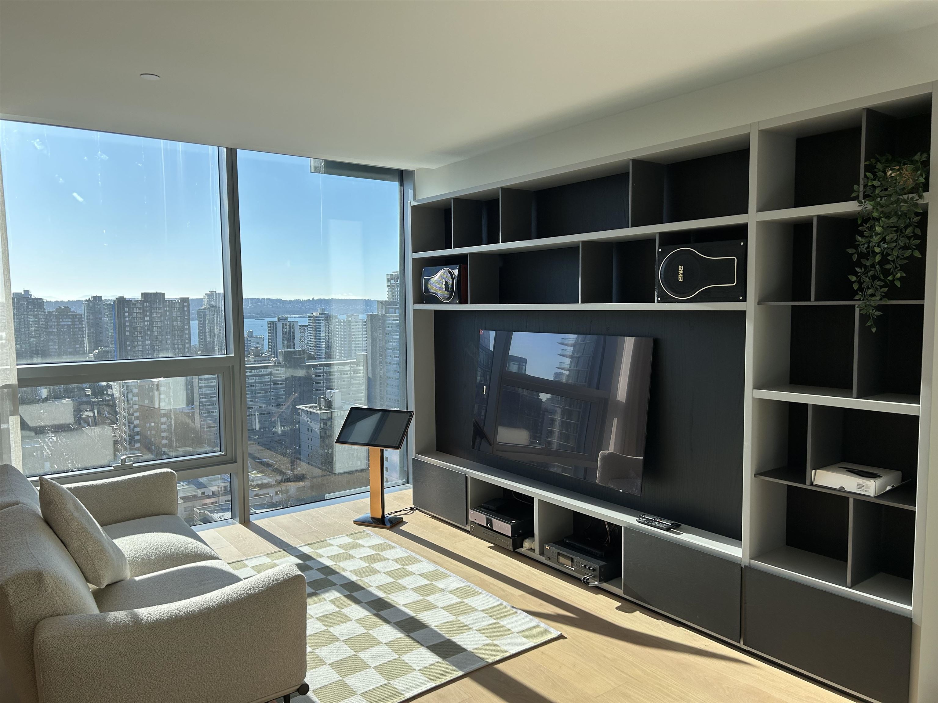 2205 1568 ALBERNI STREET Unit: 2205