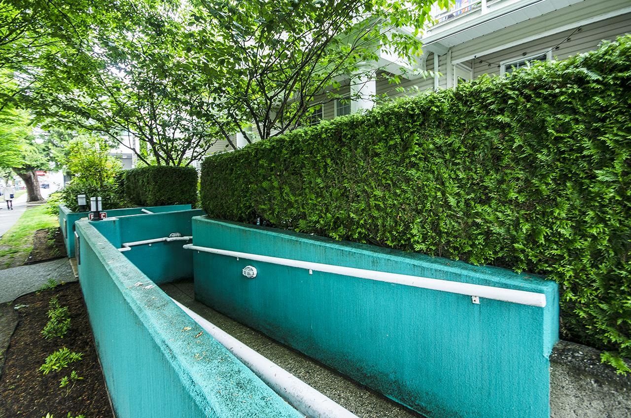 210 5788 VINE STREET Unit: 210