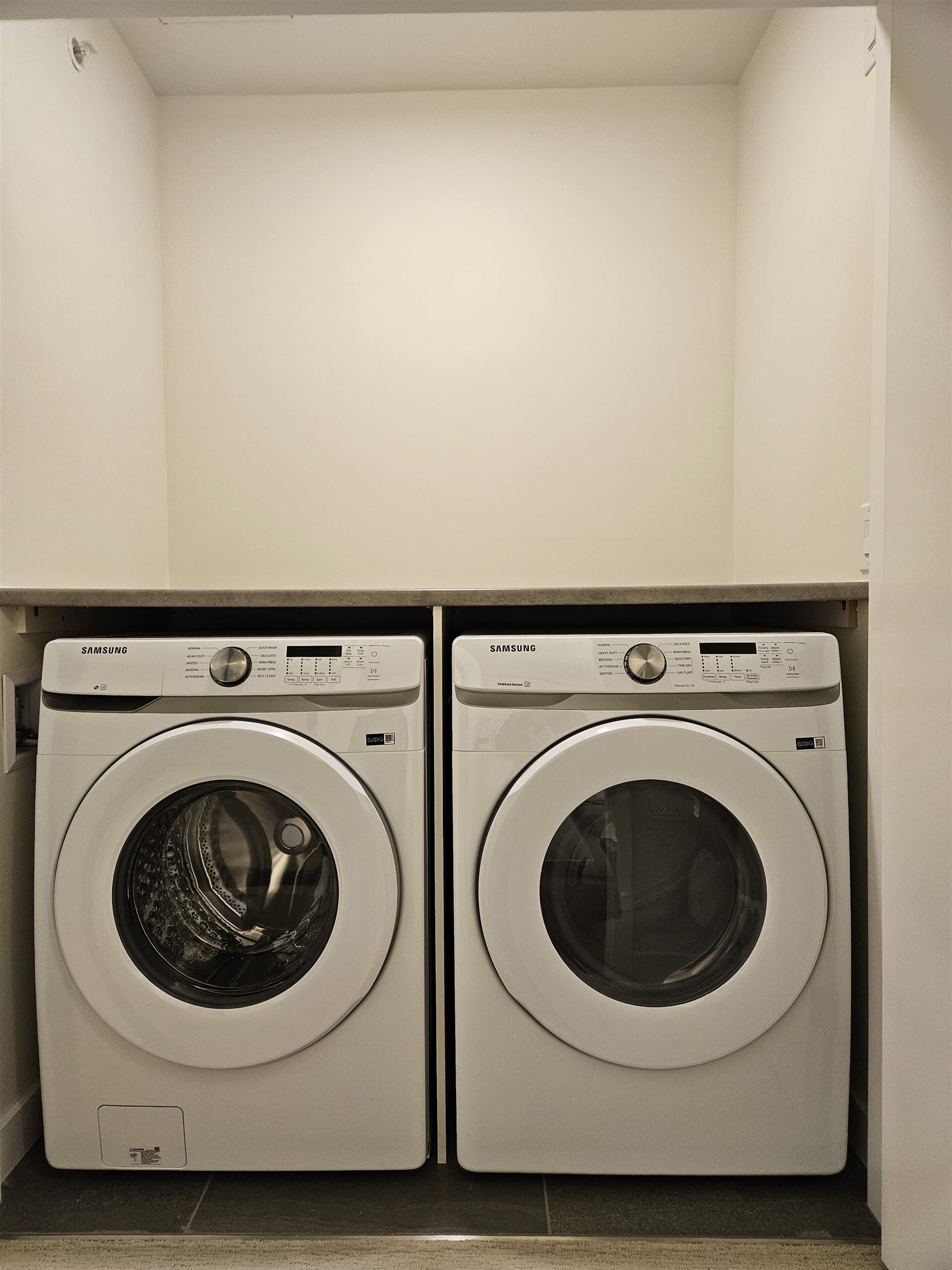 139 488 FURNESS STREET Unit: 139