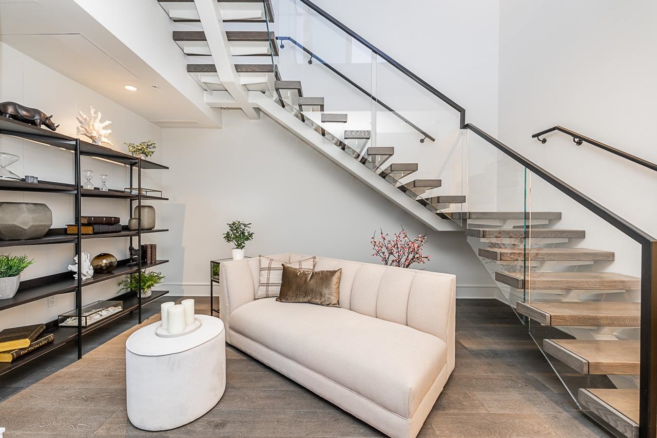 PH 2 1501 FOSTER STREET Unit: PH 2