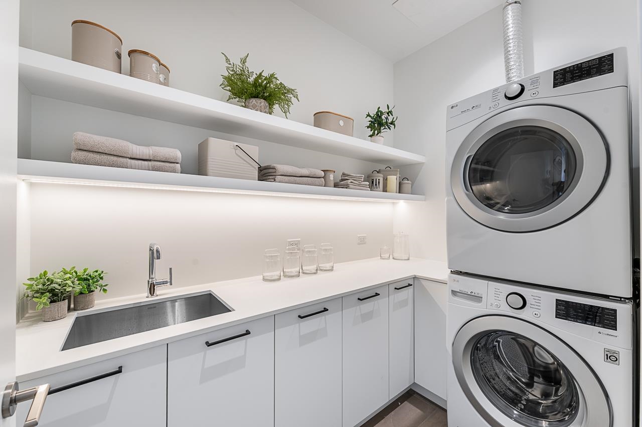 PH 2 1501 FOSTER STREET Unit: PH 2