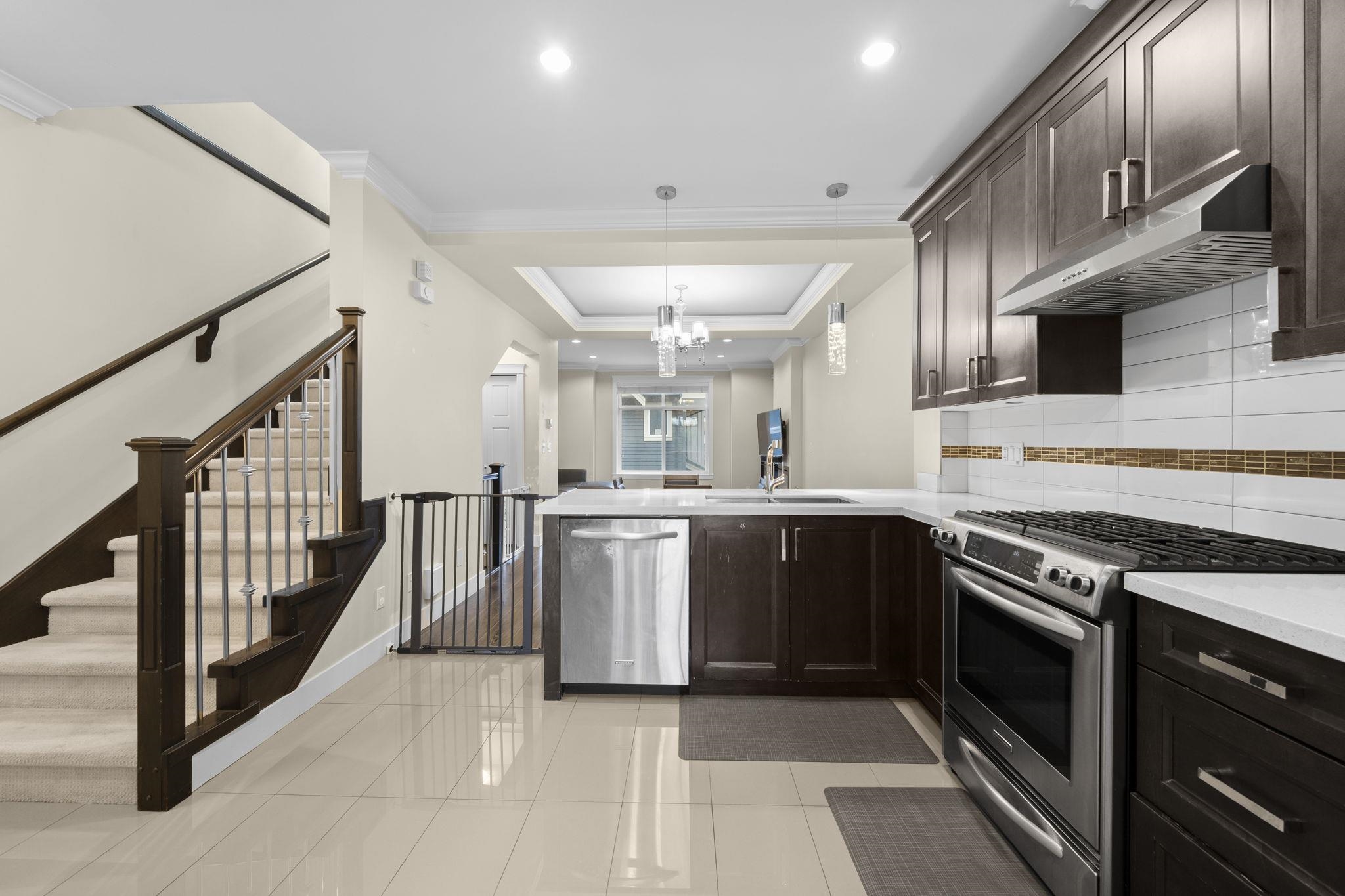 19 6033 WILLIAMS ROAD Unit: 19