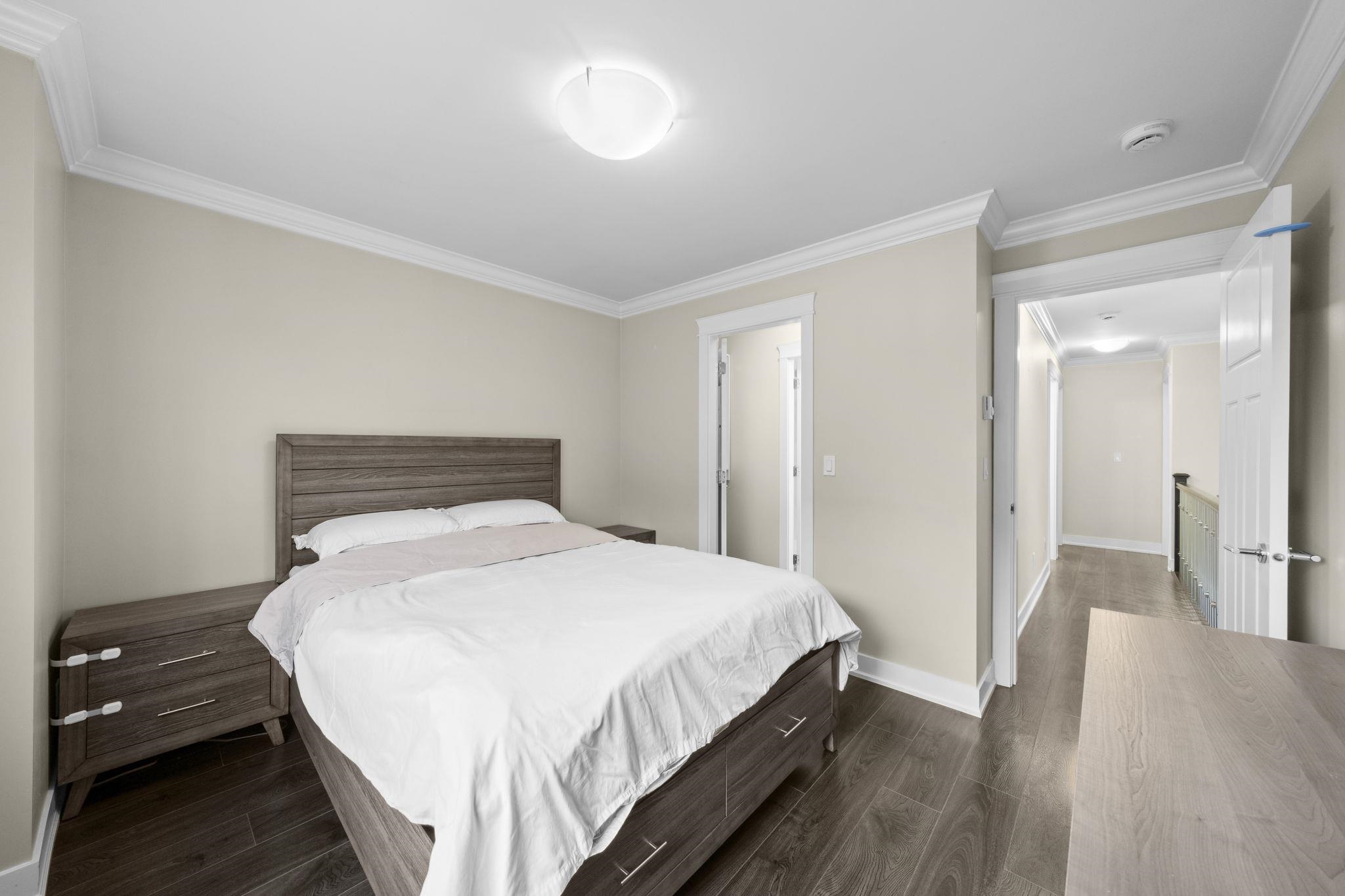 19 6033 WILLIAMS ROAD Unit: 19