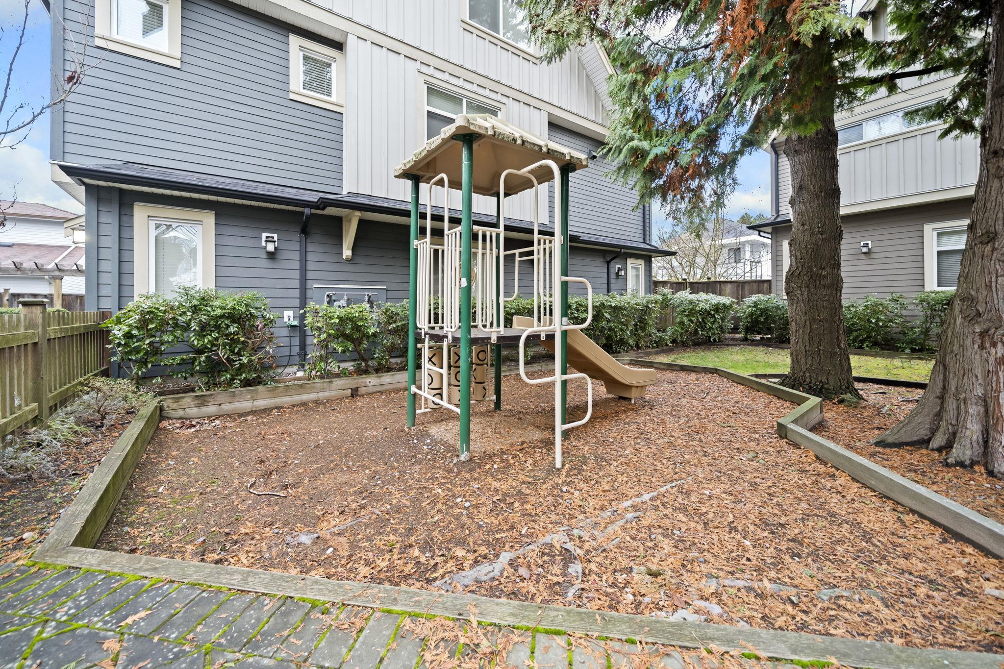 19 6033 WILLIAMS ROAD Unit: 19