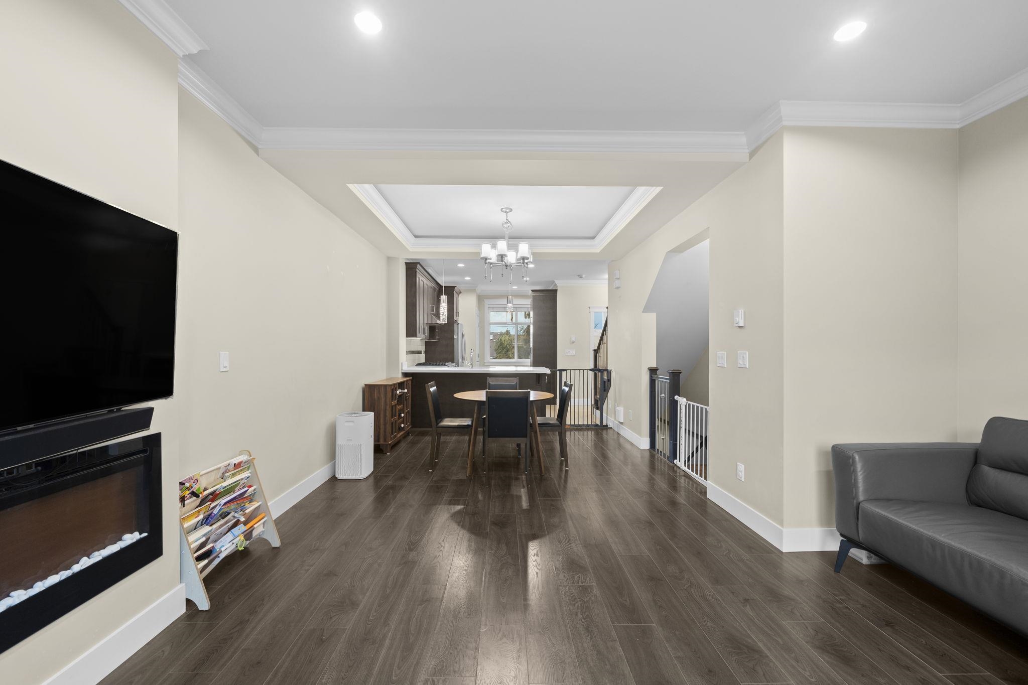 19 6033 WILLIAMS ROAD Unit: 19