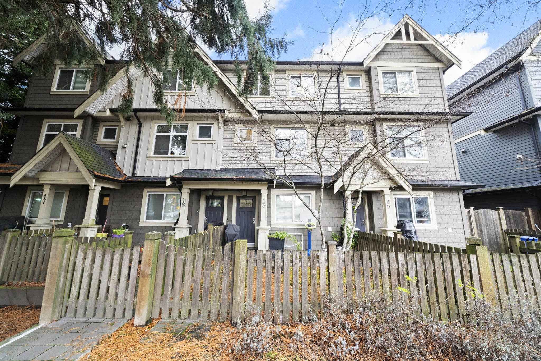 19 6033 WILLIAMS ROAD Unit: 19