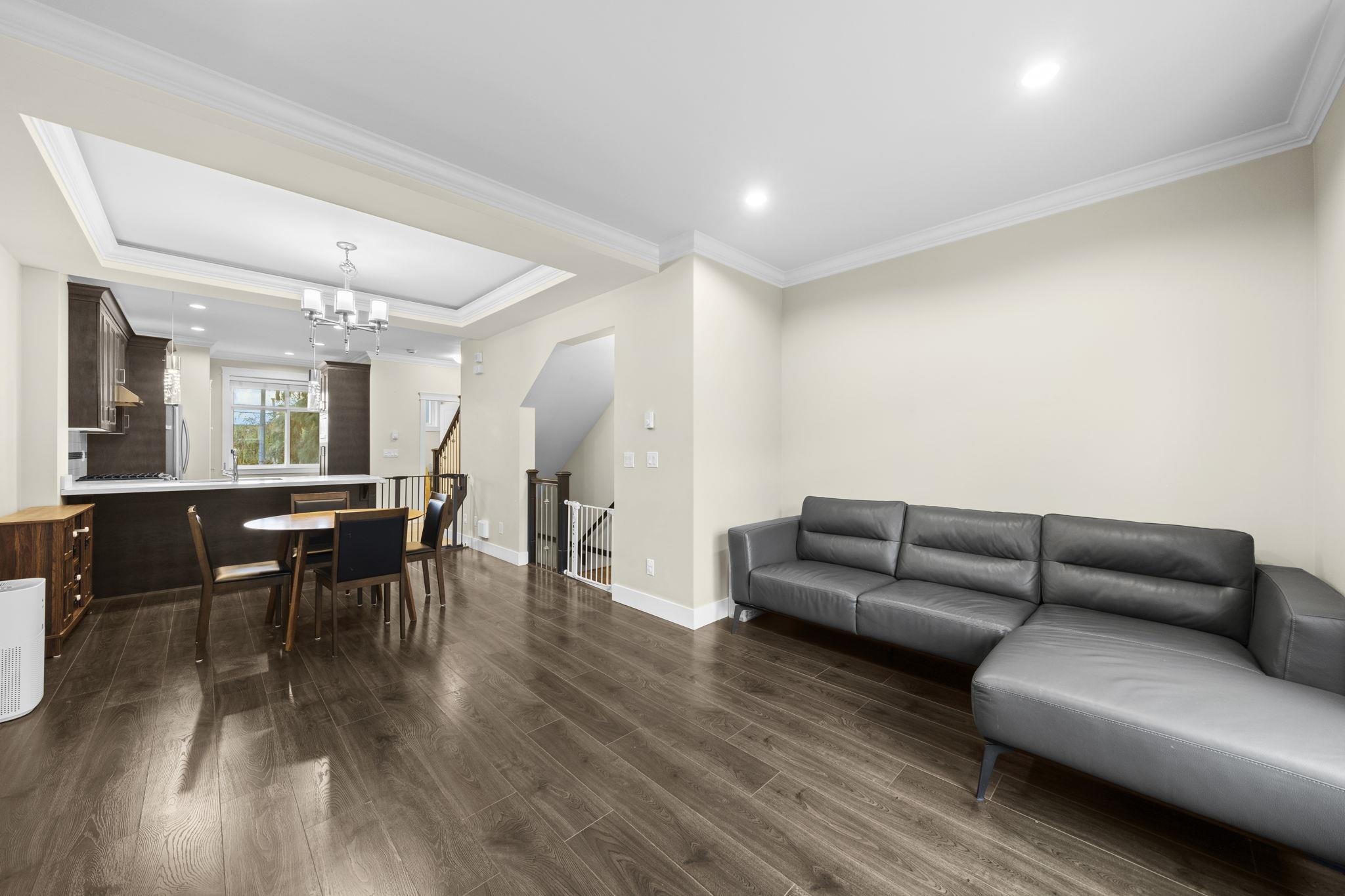 19 6033 WILLIAMS ROAD Unit: 19